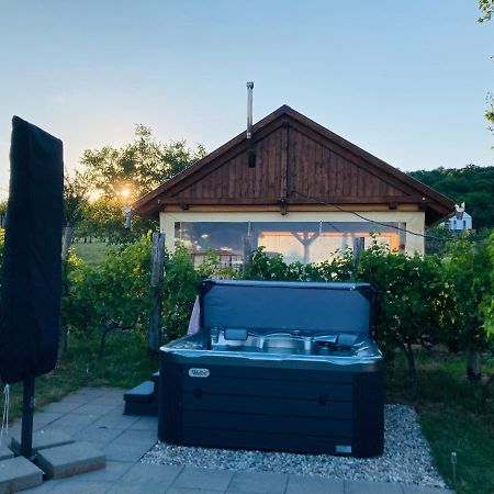 Hotel Edenkert Vendeghazak Pécsvárad Zewnętrze zdjęcie